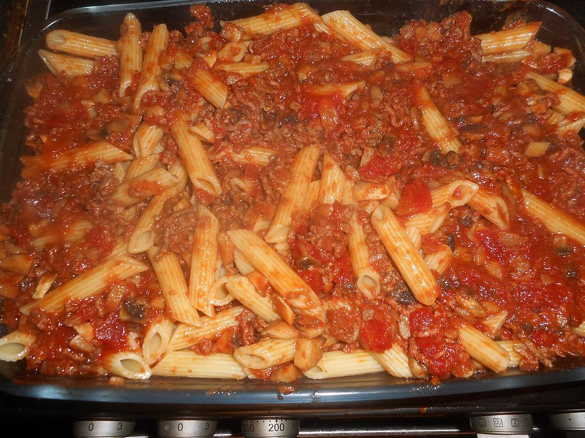 recette Gratin de penne sauce tomate à la viande et champignons