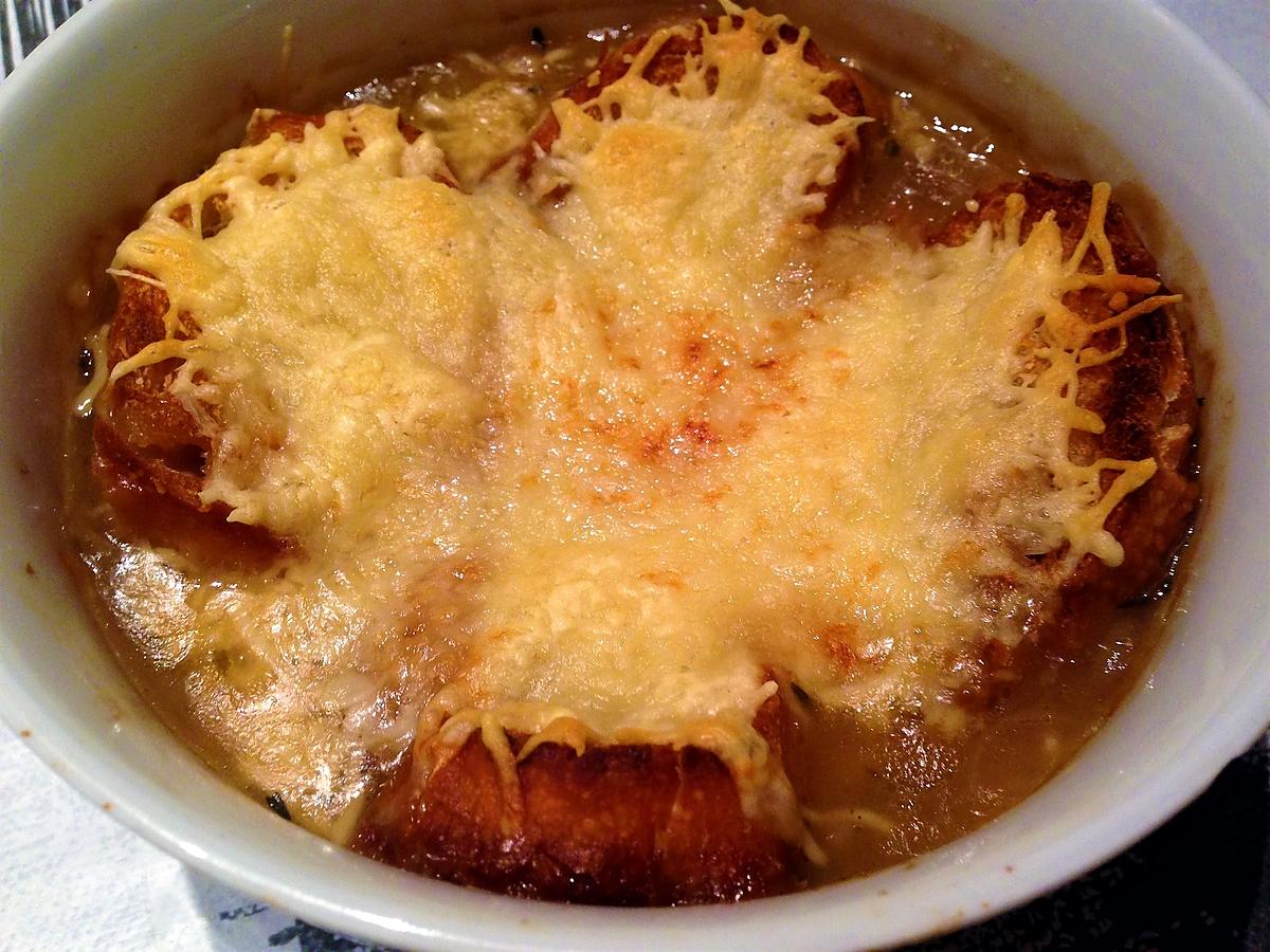 recette Soupe à l'oignon et croûtons gratinés