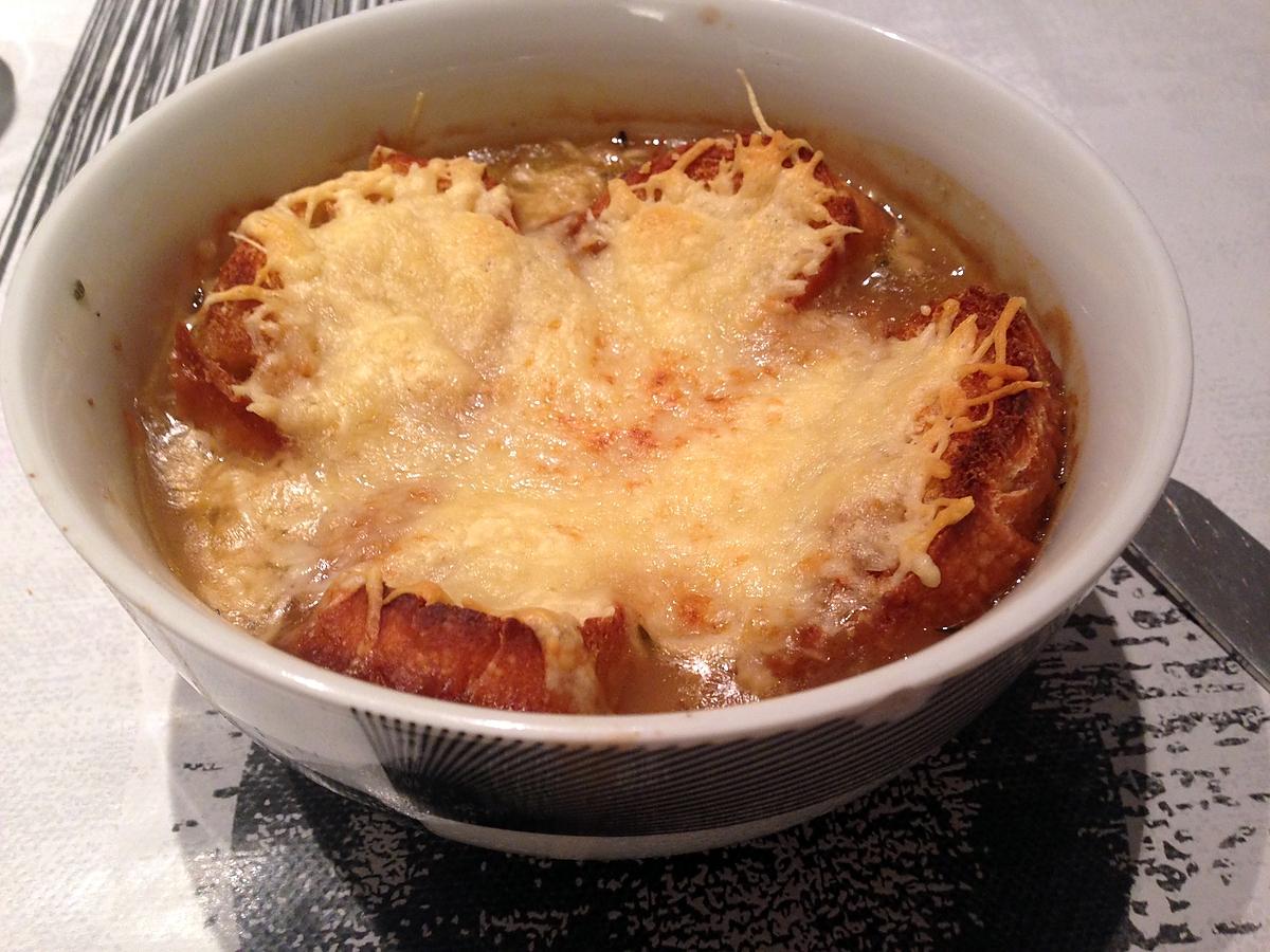 recette Soupe à l'oignon et croûtons gratinés