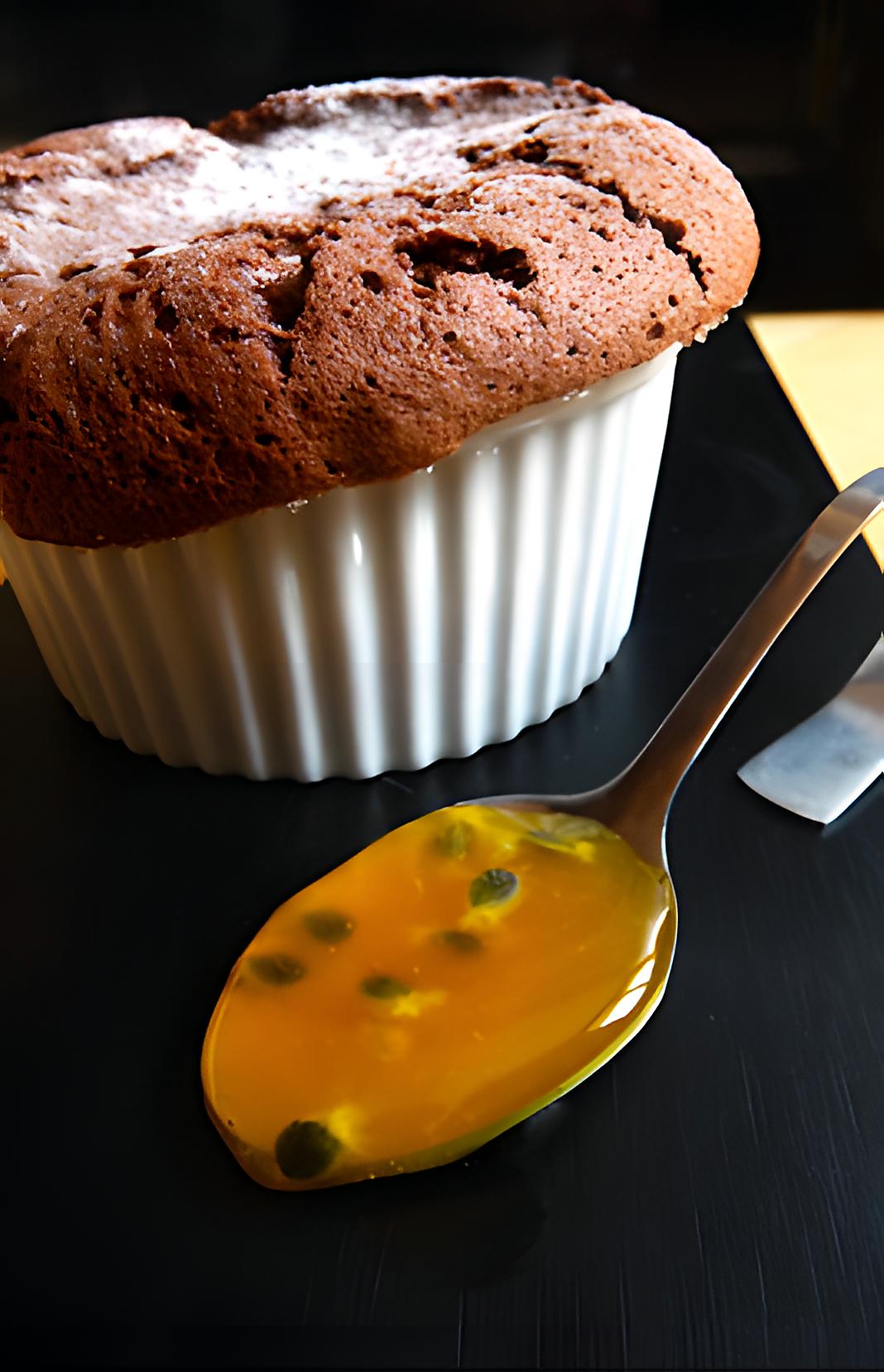 recette Soufflé au chocolat et coulis aux fruits de la passion