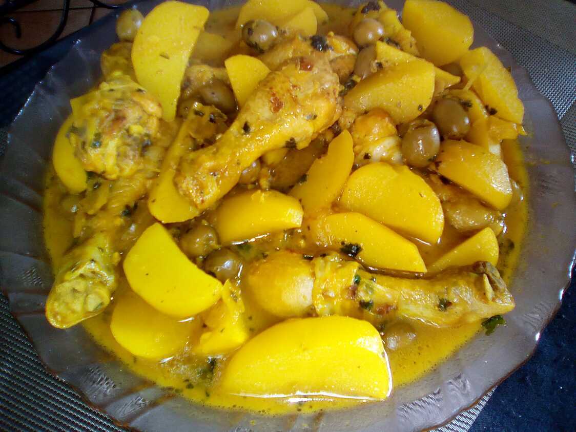 Recette de Tajine de poulet aux olives et ses pommes de terre