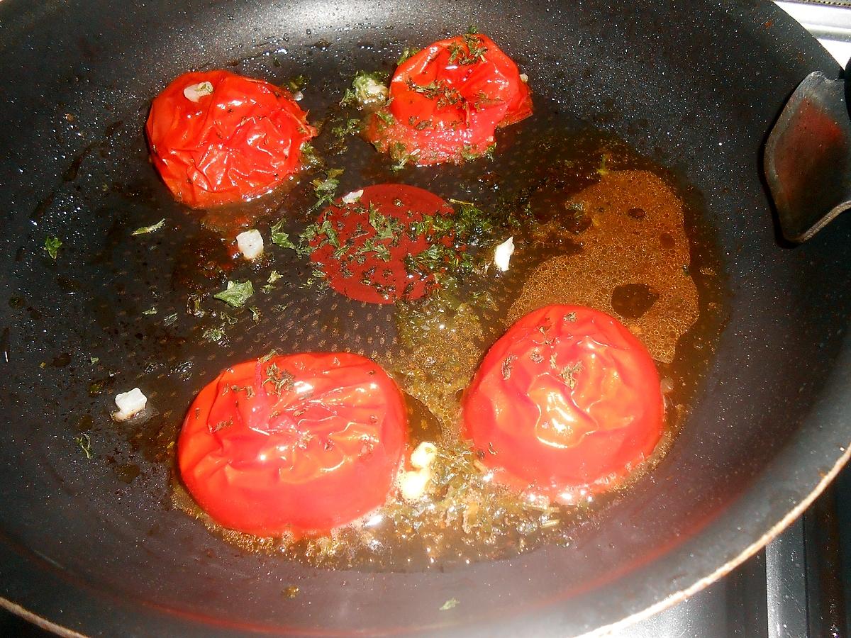 recette OEUF AU PLAT DANS UN NID DE PUREE