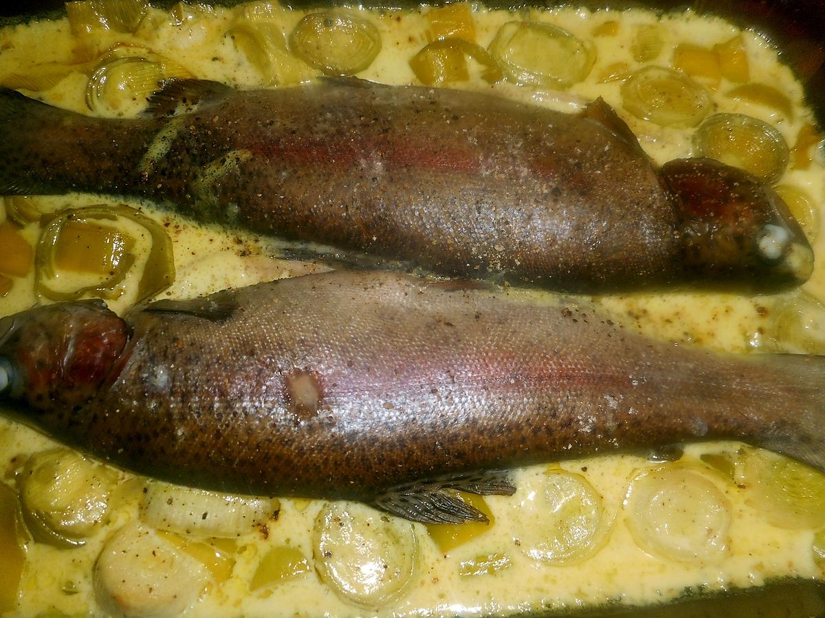 recette Truites à la fondue de poireaux au curry