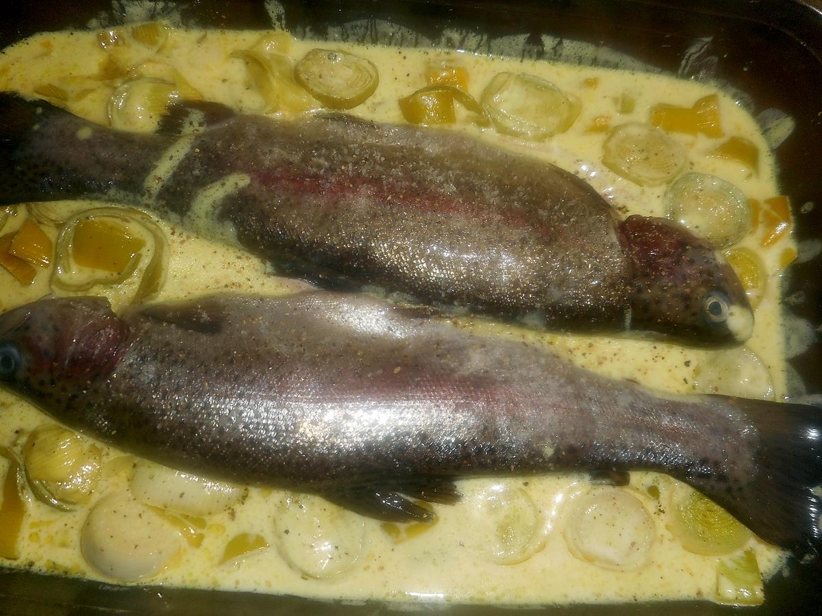 recette Truites à la fondue de poireaux au curry