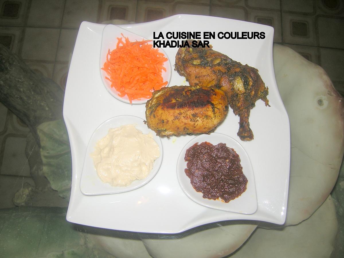 recette Poulet braisé/carottes râpées,houmous/sauce rouge