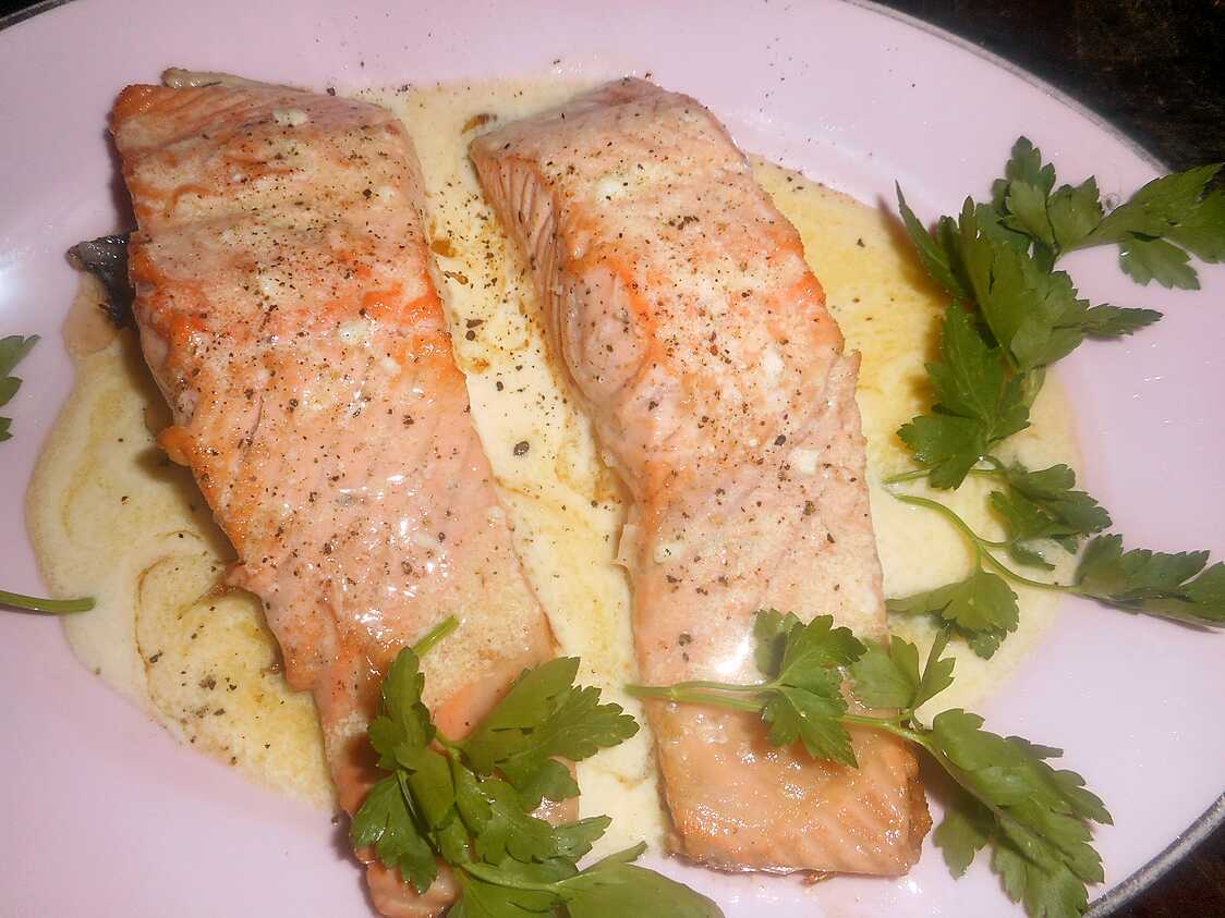 Recette de Pavé de saumon beurre a l ail et citron