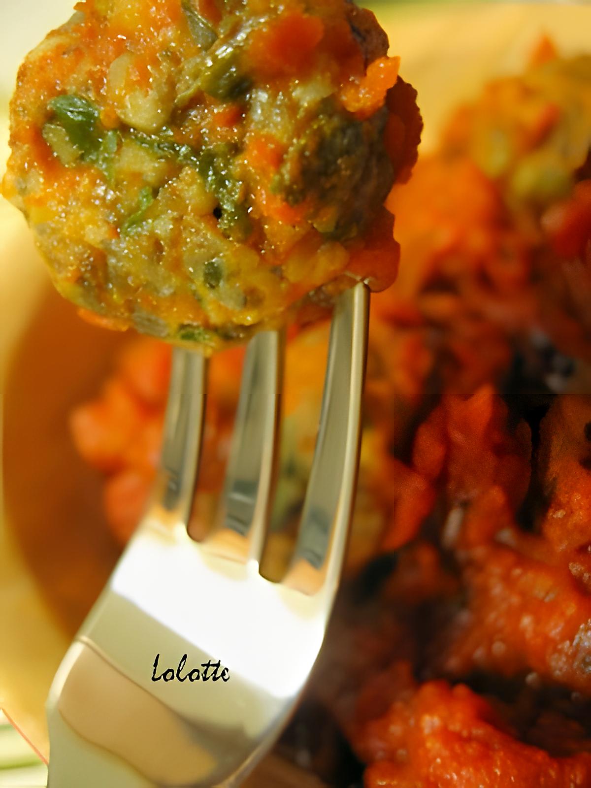 recette Tajine de boulettes de crevettes et champignons, à l’estragon et à la sauge