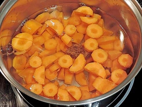 recette Mousse de carottes accompagnée d'une chantilly aux noix