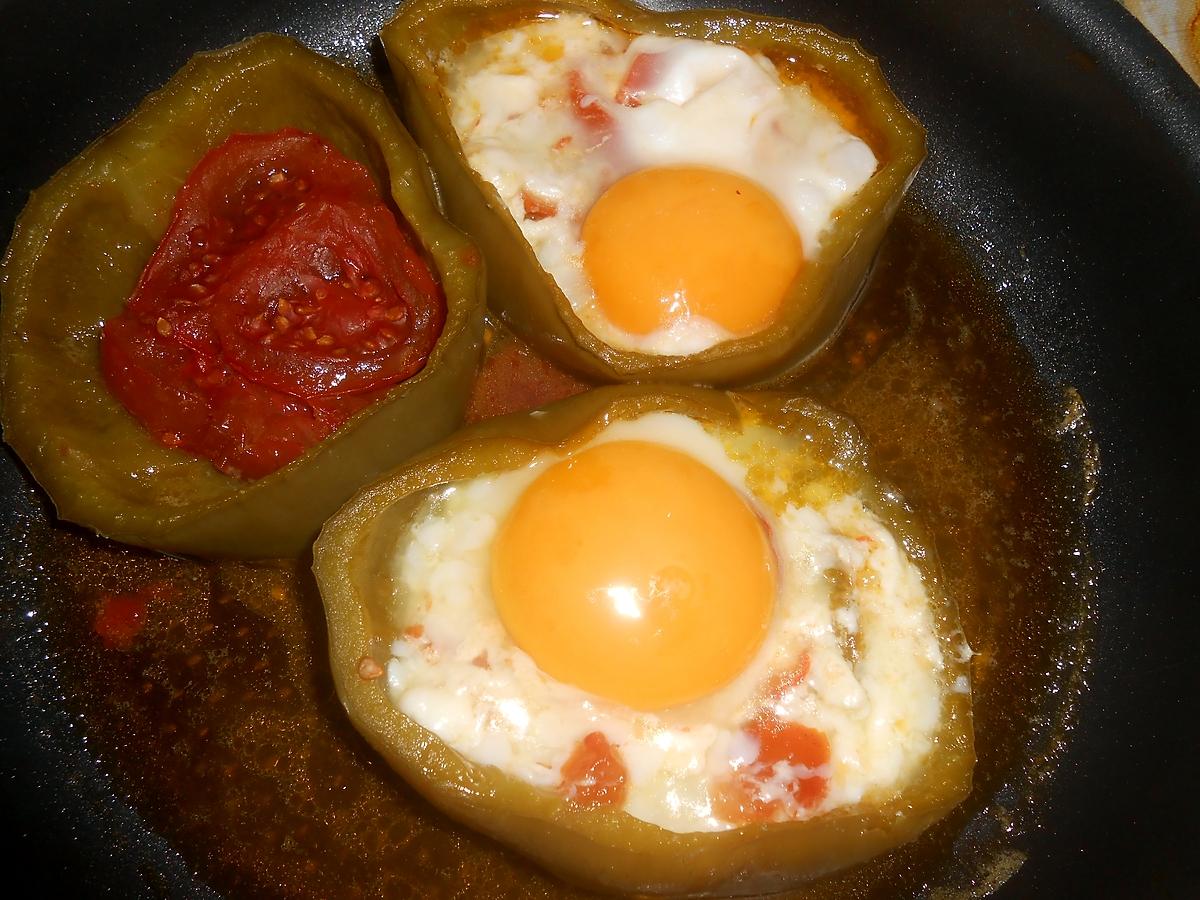 recette POIVRONS TOMATES POELES ET OEUF AU PLAT