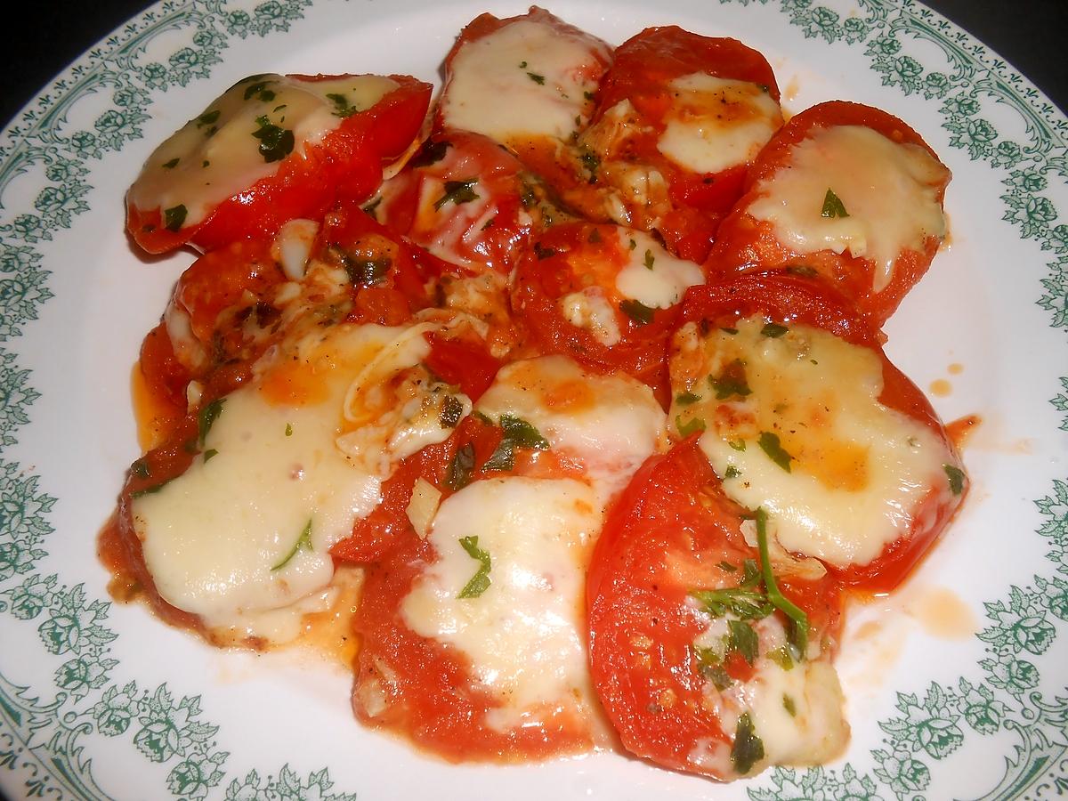 recette POELEE DE TOMATES AU CANTAL