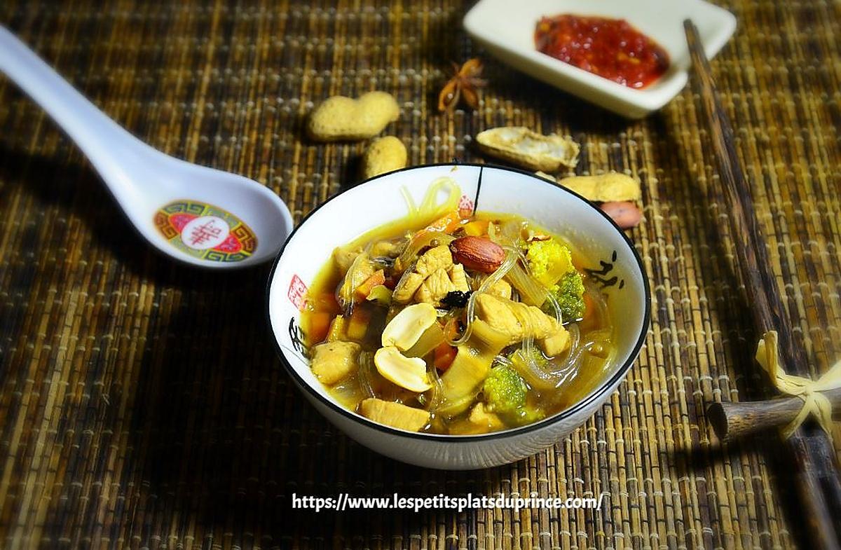 recette Bouillon chinois au poulet et aux épices