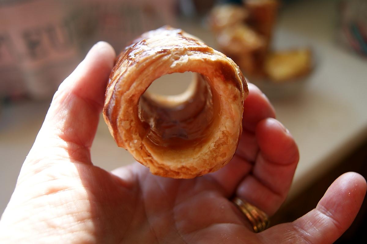 recette Tubes ou cornets à la crème et caramel beurre salé