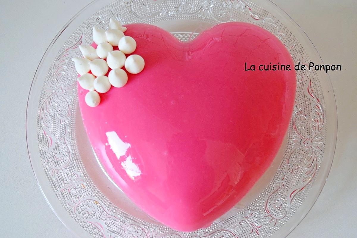 recette Entremets à la pêche parfumé à la liqueur de pain d'épices et glaçage miroir