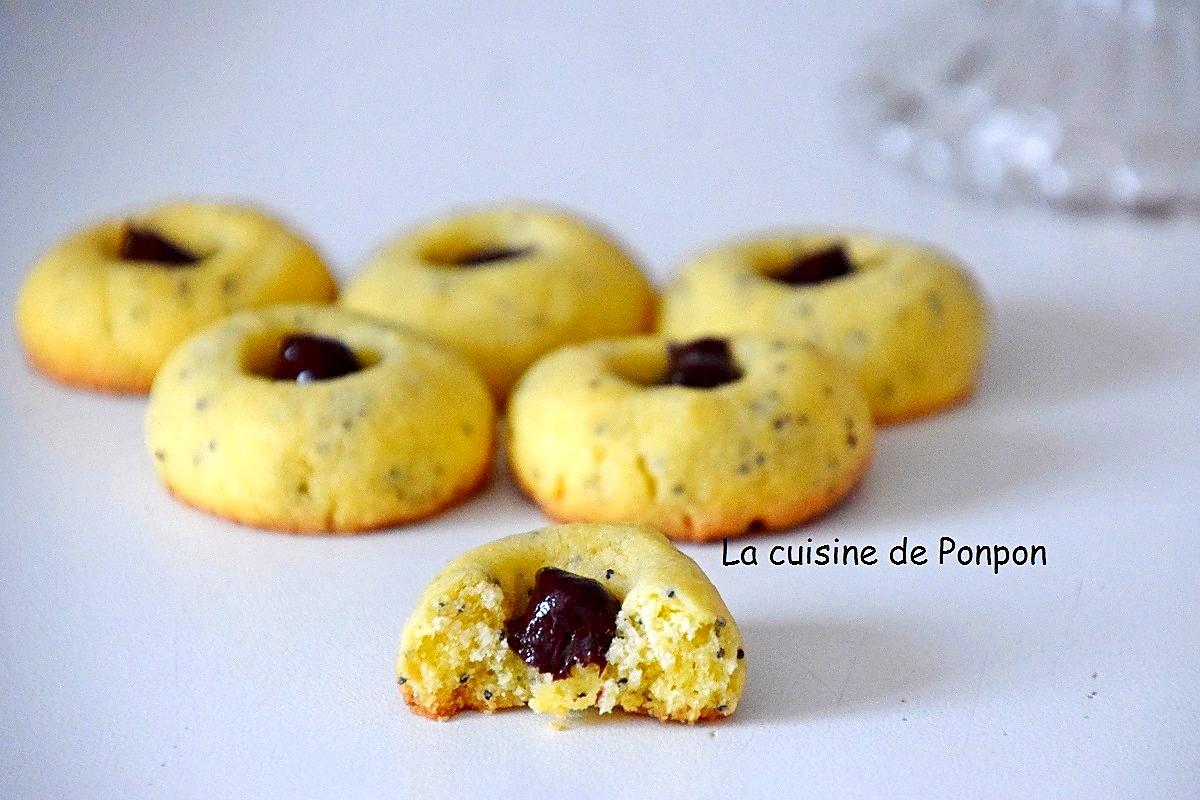 recette Biscuits aux graines de pavot garnis de ganache choco