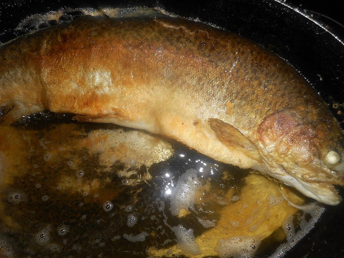 recette Truite saumonée a la fondue de poireaux