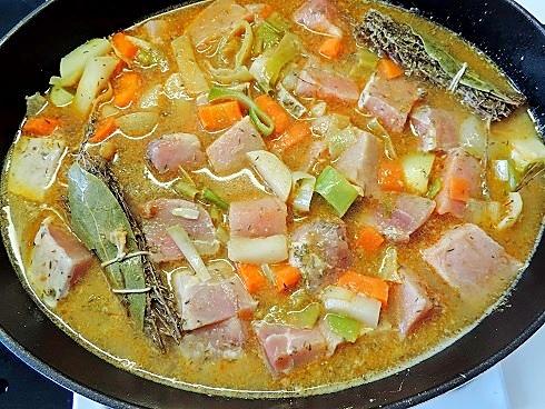 recette Porc (ou boeuf!) mijoté avec carottes, poireaux et navets