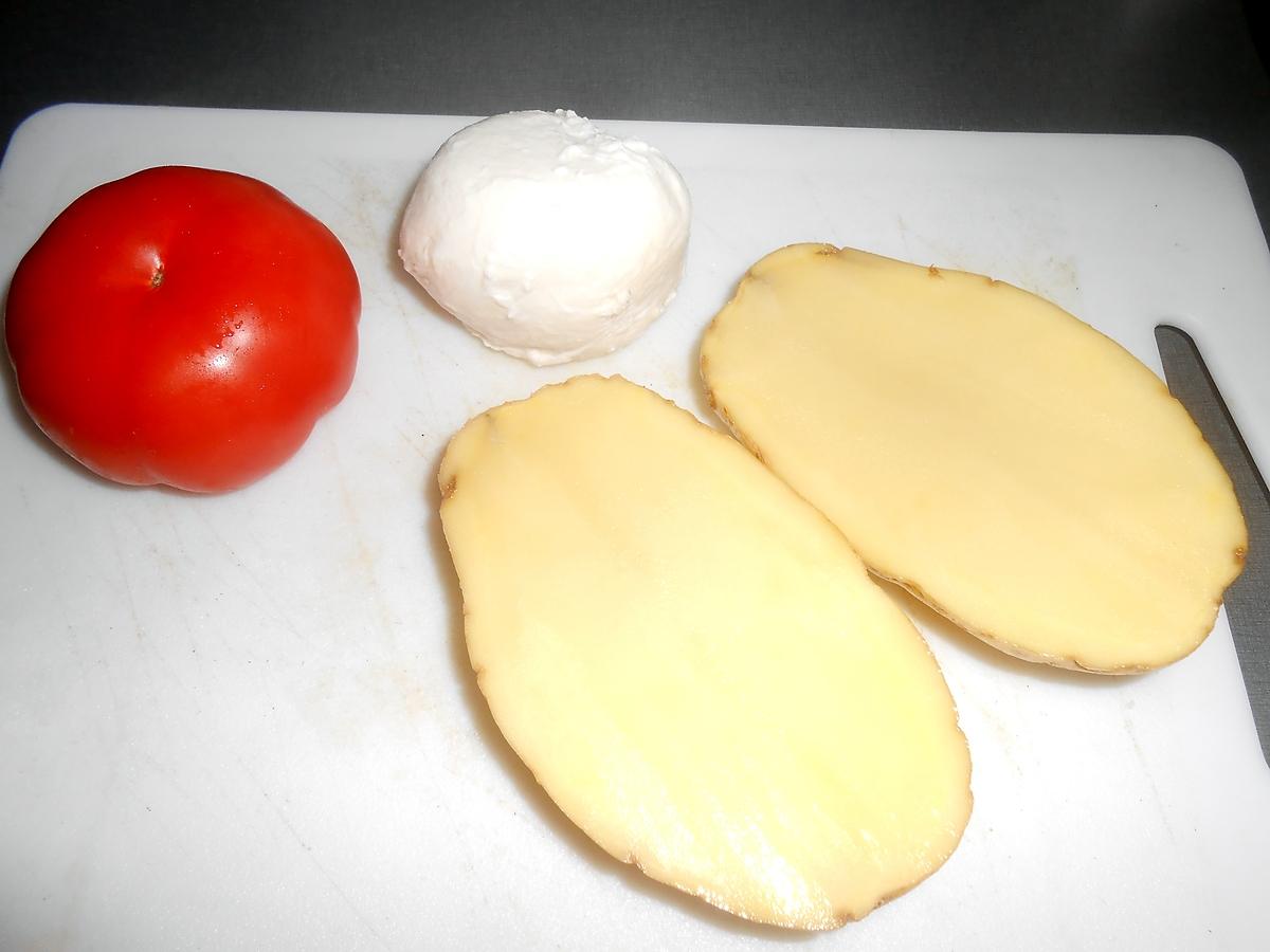 recette POMMES DE TERRE AU FOUR TOMATE MOZZARELLA OLIVES