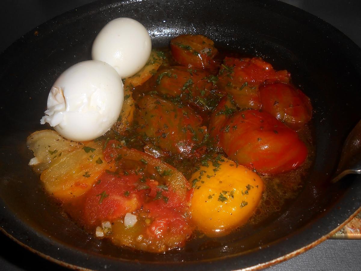 recette POELEE DE TOMATES AUX OEUFS DURS