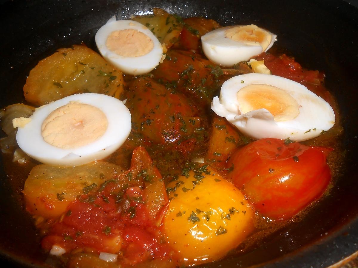 recette POELEE DE TOMATES AUX OEUFS DURS