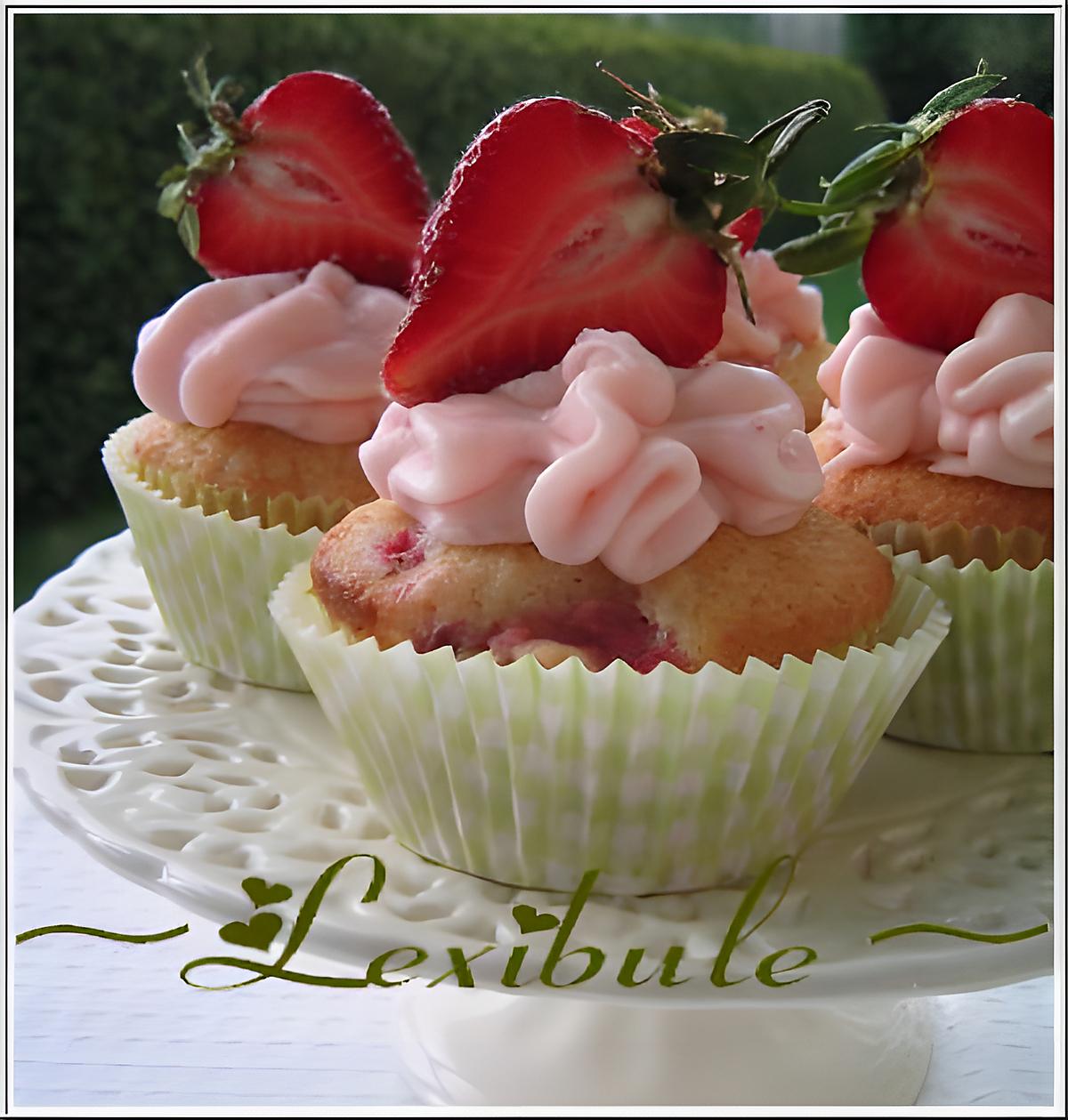 recette Cupcakes aux fraises, glaçage au fromage à la crème et fraises