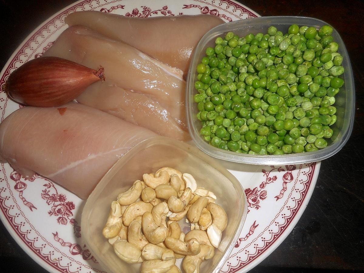 recette Filets de poulet aux noix de cajou et petit pois