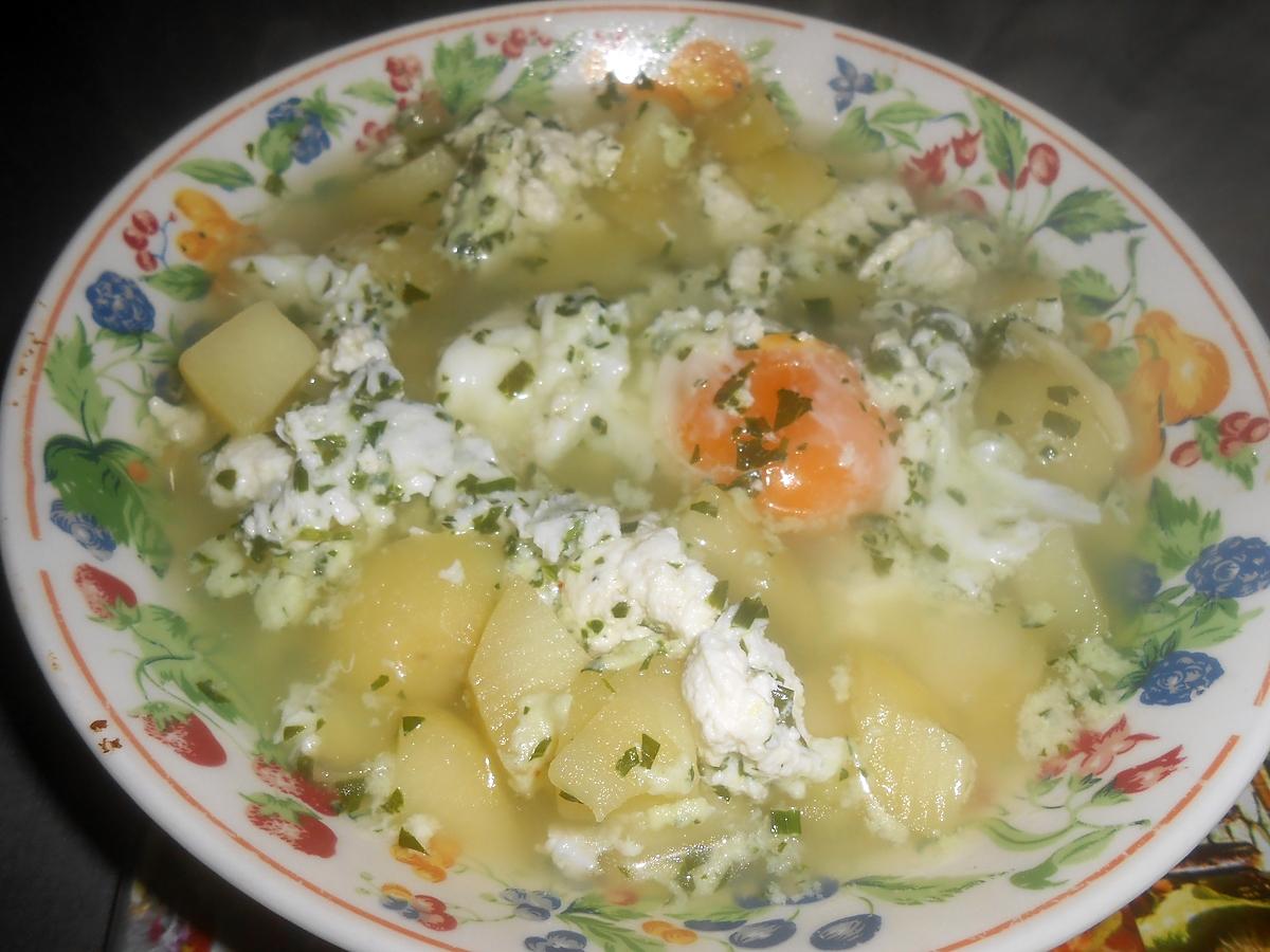 recette SOUPE POMME DE TERRE PERSIL OEUF ET BROCCIU