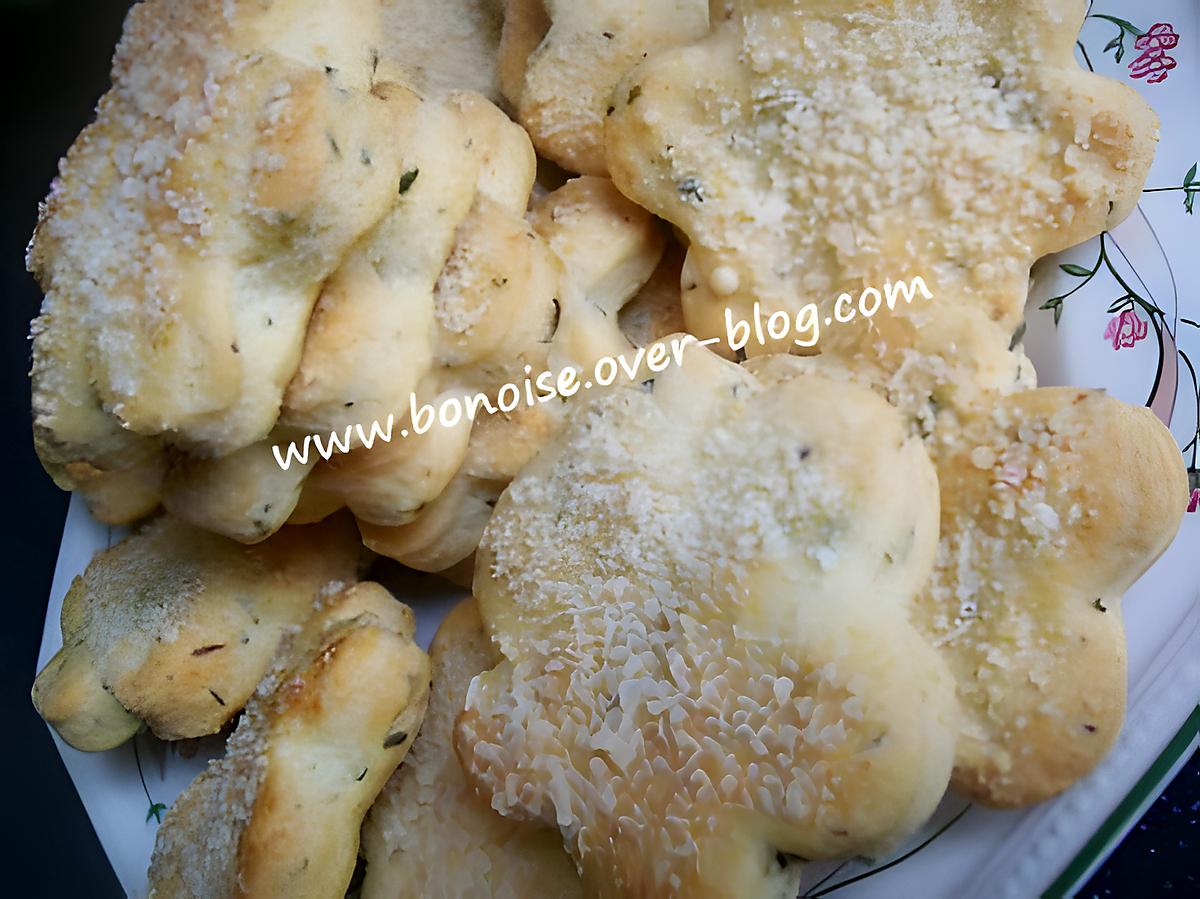 recette biscuits salés saux fromages et aux herbes