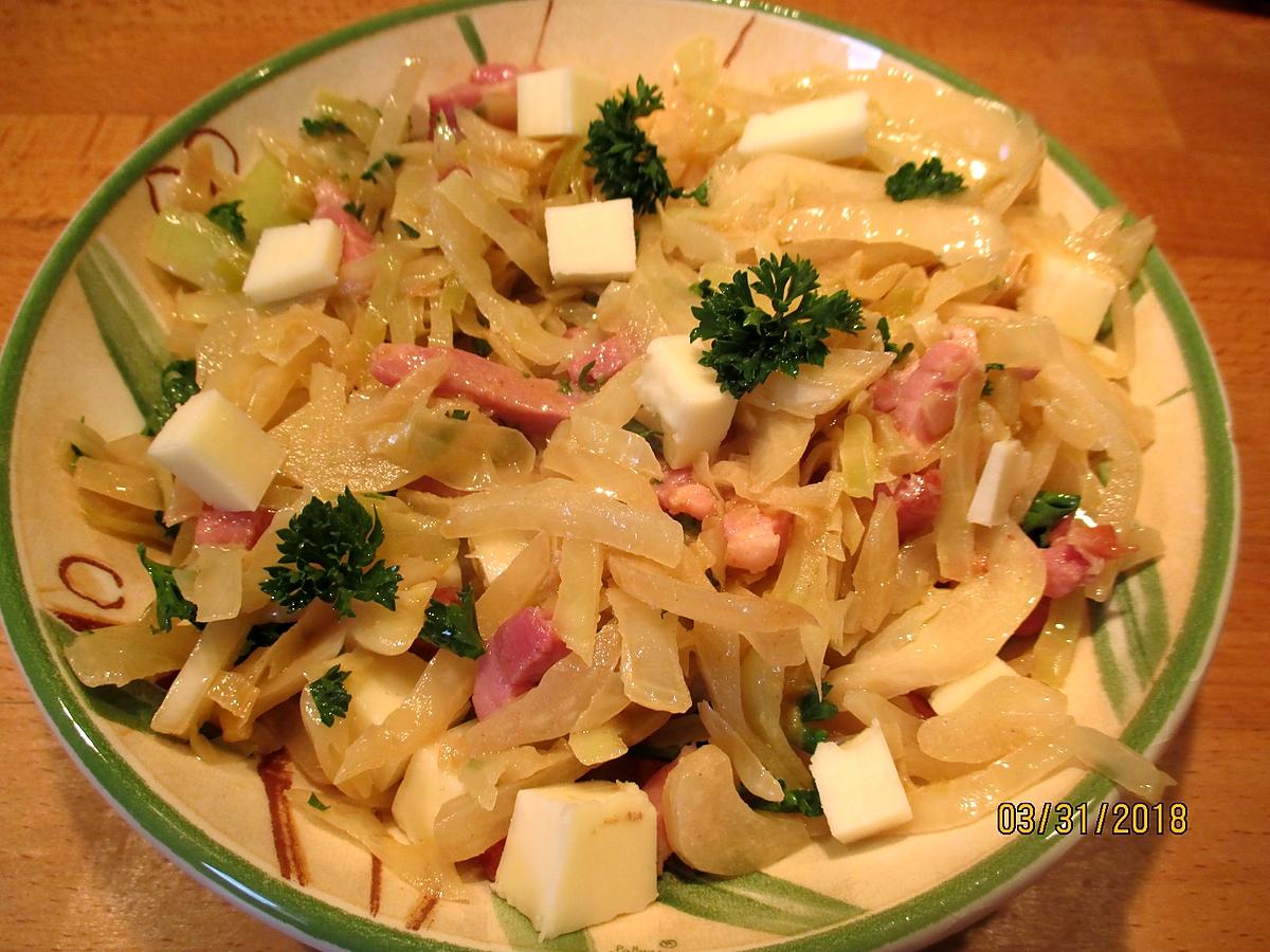 recette salade choux aux lardons et cubes de brebis