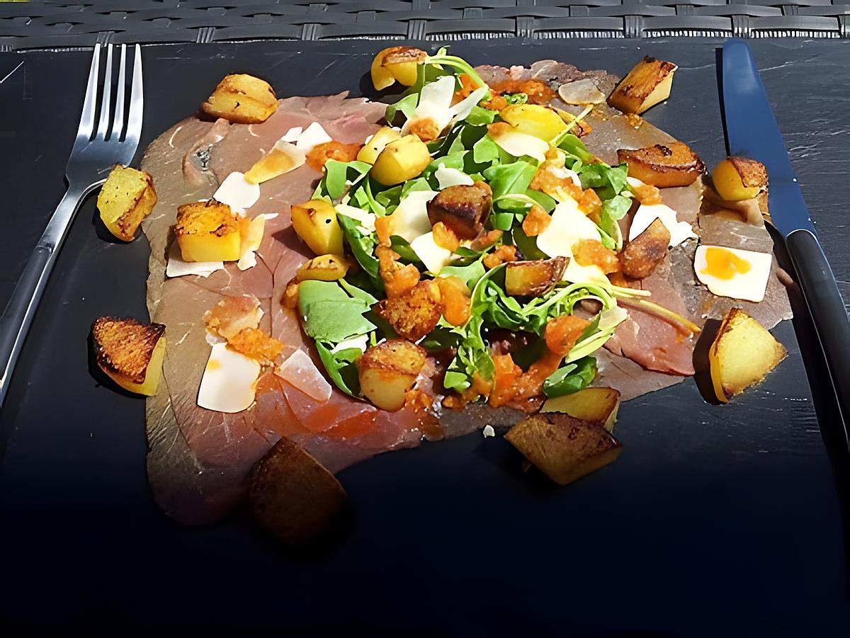 recette Salade au carpaccio de boeuf et pommes frites