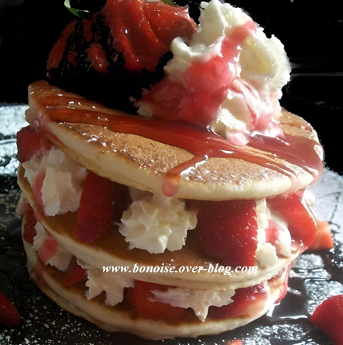 recette pancake au lait de coco fraises et la creme chantilly