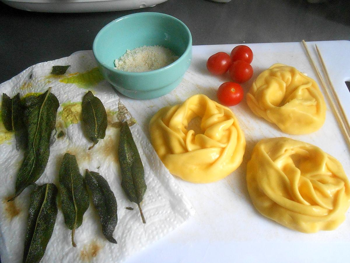 recette BROCHETTES DE RAVIOLI "ciambellone" A LA SAUGE