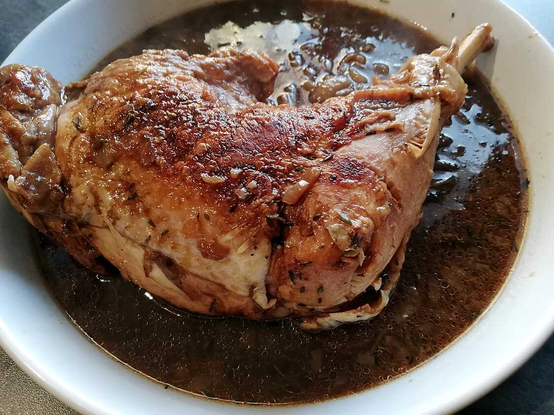 Recette de Cuisse de dinde aux oignons -cookéo-