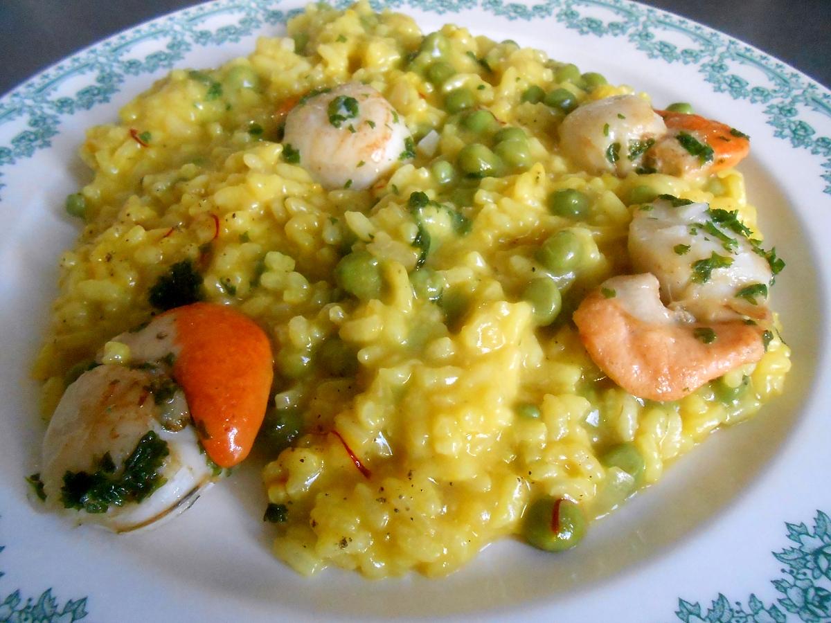 recette RISOTTO SAFRAN AUX PETITS POIS ET ST JACQUES