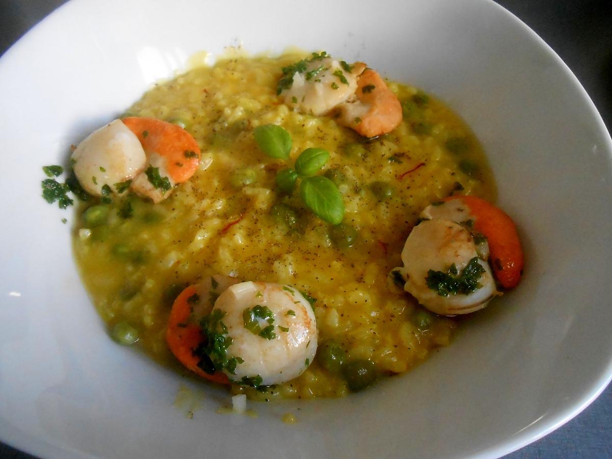 recette RISOTTO SAFRAN AUX PETITS POIS ET ST JACQUES