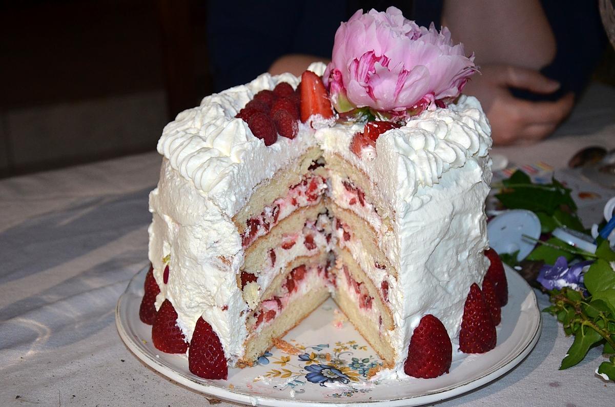recette Layer cake aux fraises, très girly