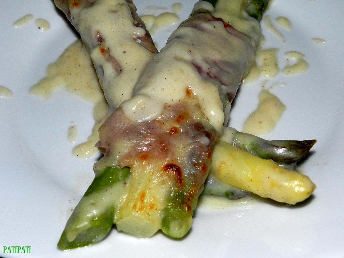 recette Roulades de jambon de Cobourg au duo d'asperges sauce au fromage