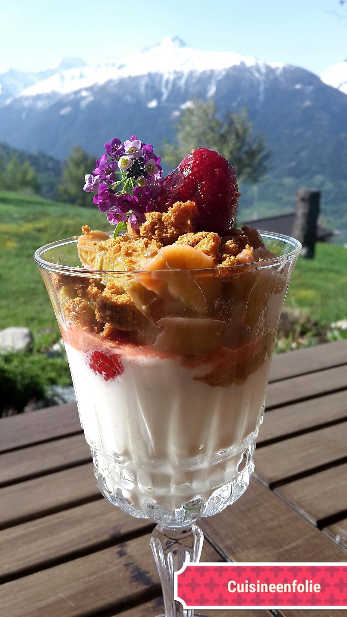 recette Trifle rhubarbe et fraise, éclats de speculos