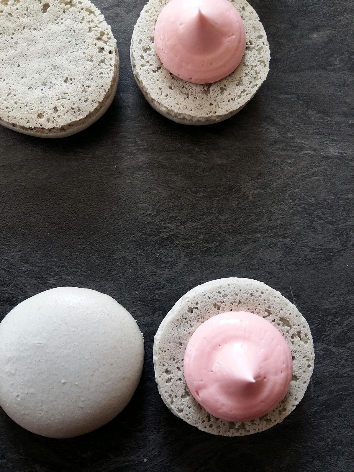 recette Macarons roses et gris "baptême"