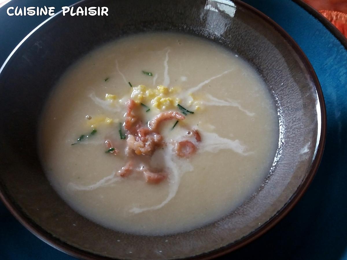 recette Potage aux asperges, œuf et crevettes grises