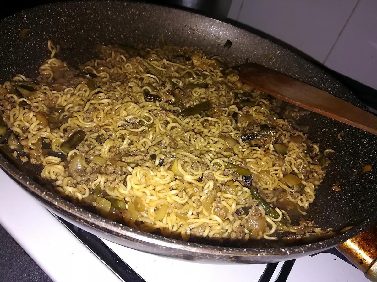 recette Nouilles chinoises a la courgette, asperges et au boeuf