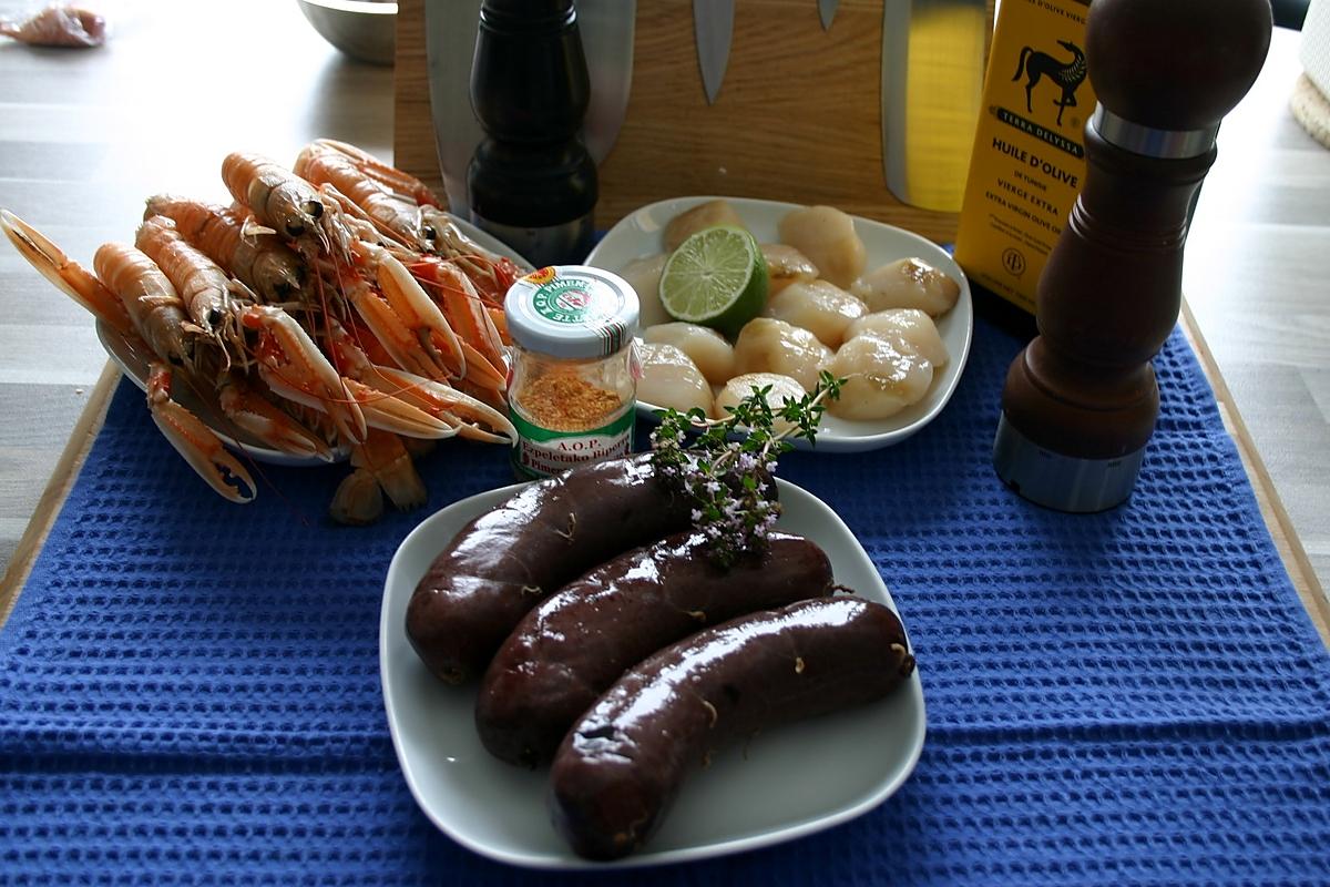 recette Noix de St.Jacques Snackées à la Plancha, Boudin Noir et Langoustines