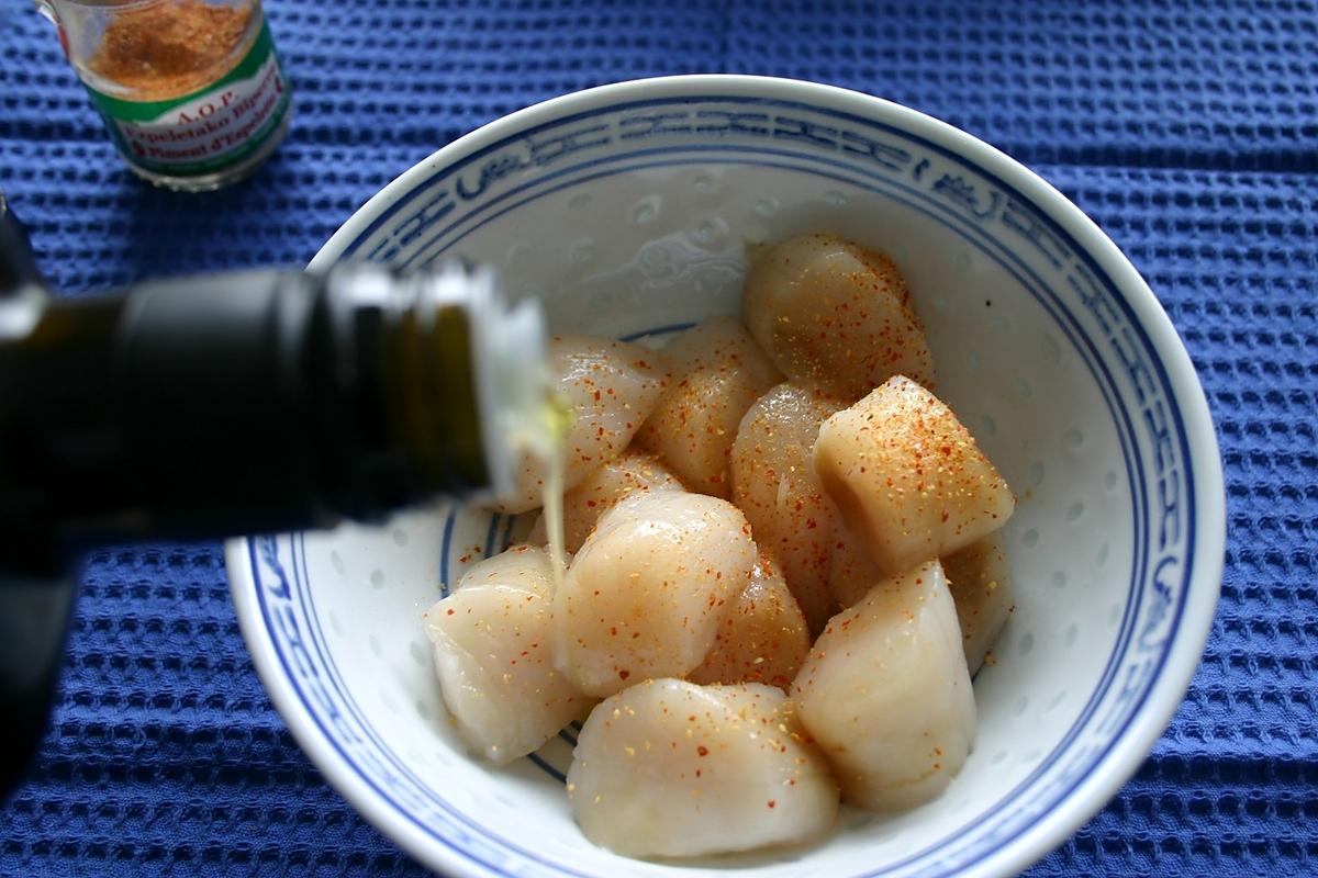 recette Noix de St.Jacques Snackées à la Plancha, Boudin Noir et Langoustines