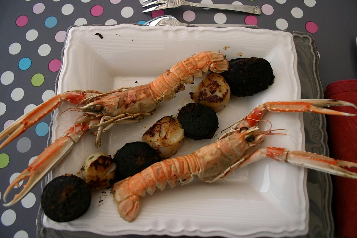 recette Noix de St.Jacques Snackées à la Plancha, Boudin Noir et Langoustines