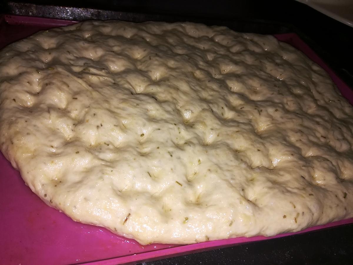 recette Pâte a focaccia a l'ail et romarin