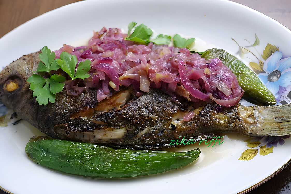 HOUT MCHARMEL BEL BSSAL - POISSON A LA CHARMOULA OIGNONS CONFITS ET VINAIGRE / RECETTE INÉDITE