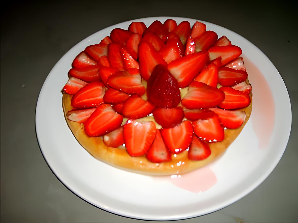 recette TARTE BRIOCHEE AUX FRAISES