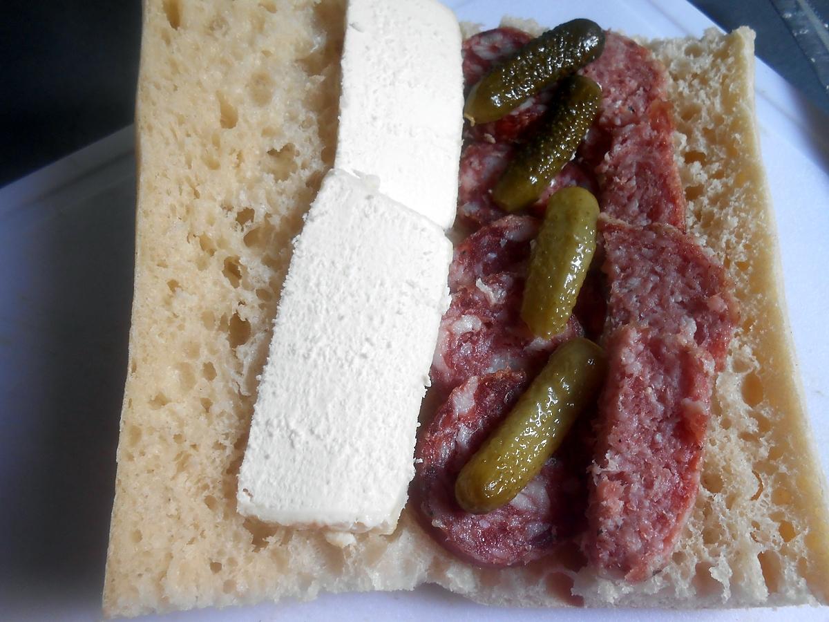 recette SANDWICH AUX DEUX SAUCISSONS