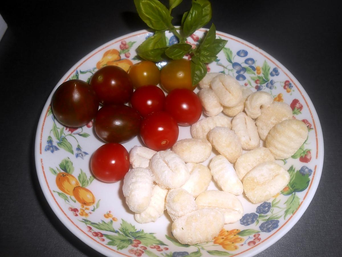 recette GNOCCHI POELES AUX PETITES TOMATES CERISES ET BASILIC