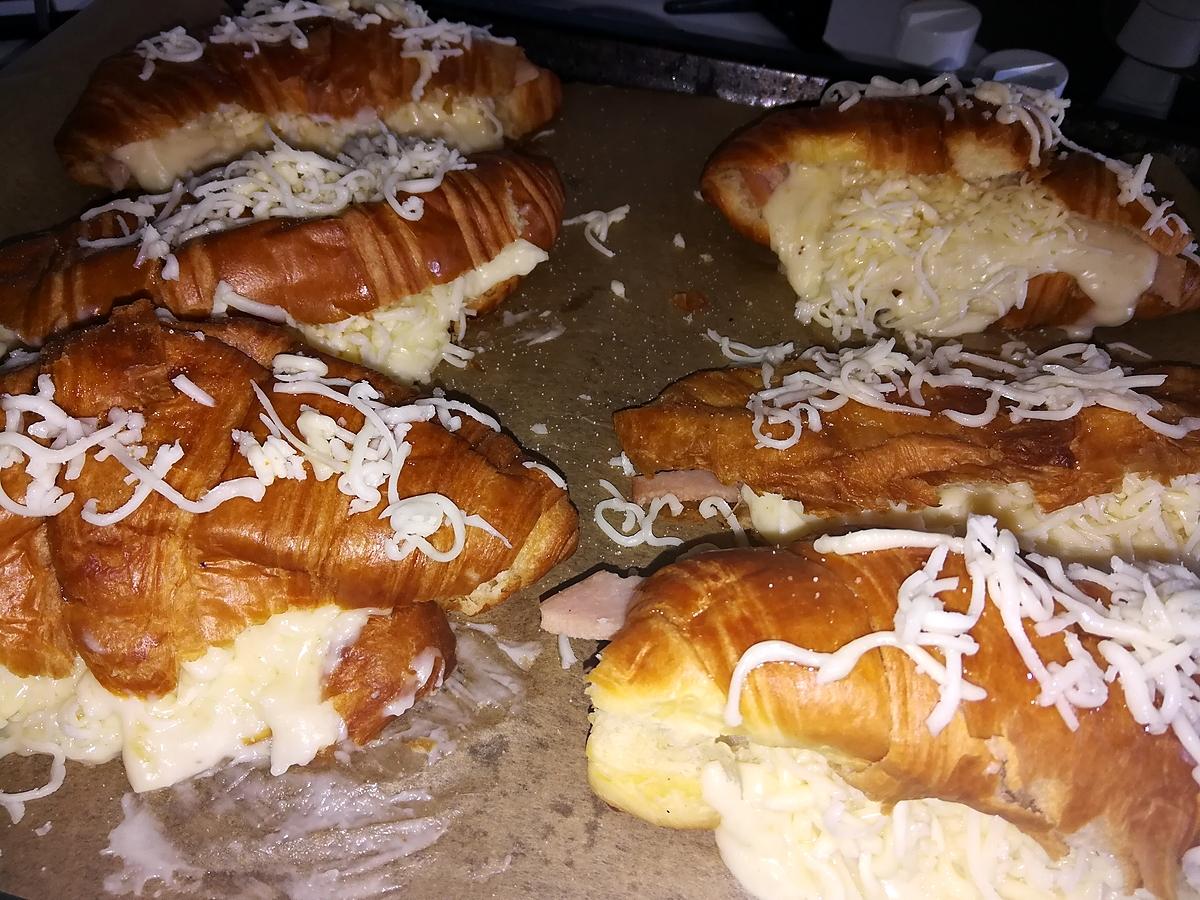 recette Croissants a la béchamel et au Montcadi