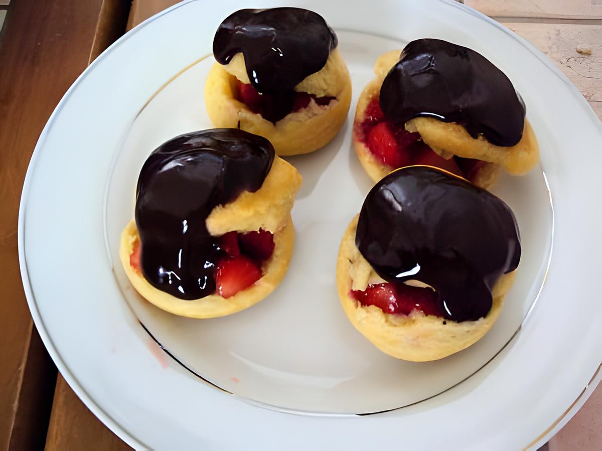 recette Choux farci fraises sauce chocolat